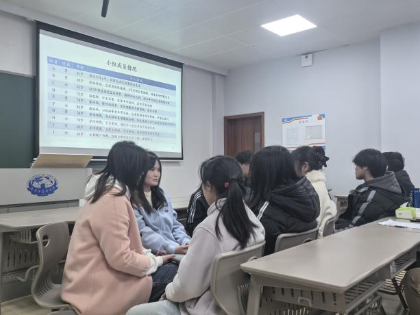 点击《5cd1e4a6-7aeb-4e52-b475-f69ea64806c7》查看详情